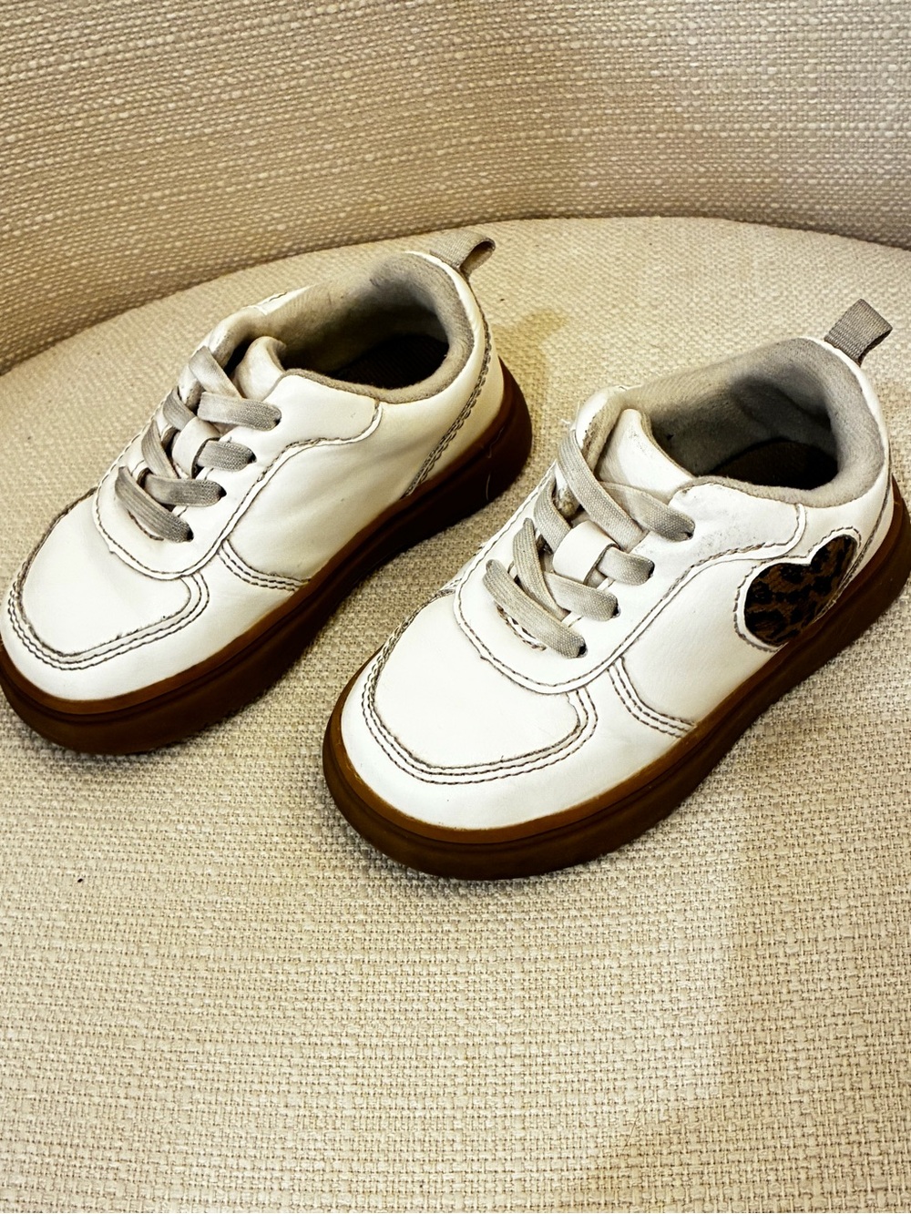 Old Navy White Toddler girls  Sneakers with Brown Sole and Leopard Heart Accent